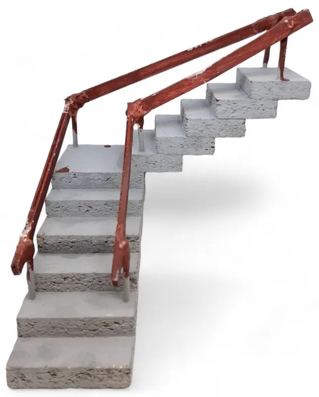 Scala con gradni e pianerottolo svolta a destra cm 5x5 larghezza gradini 1 cm