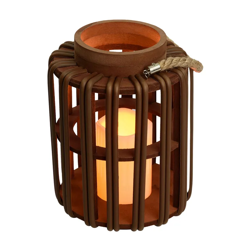 Lanterna in plastica effetto vimini marrone con candela a led a batteria.